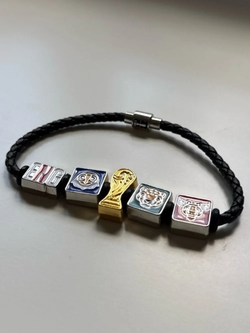 Official Bank of America FIFA World Cup 2026 Fan Band Bracelet – Small - England